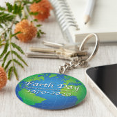 Earth Day 50 Year Jubileum 2020 Sleutelhanger (Zijkant)