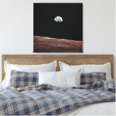 Earth Rise vanaf het maanoppervlak Canvas Afdruk (Insitu (Slaapkamer))