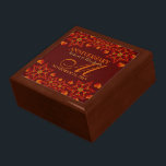 Earth Summer Love Weddenschap Jubileum Gift Box Cadeaudoosje<br><div class="desc">Eigen ontwerpmonogram met houten cadeau boxen met deksel: unieke en stijlvolle fractale kunstkant in koraalpinken en aanrakingen van goudzijde zoals design - Uitstekende en elegante aangepaste bruiloft, Jubileum of verloving cadeau. Personaliseer je met namen, verjaardagsdatum en monogram of nummers - gemaakt in een prachtige, houten cadeaudoos om rimpetten en juwelen...</div>