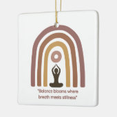 Earth-Toned Mindfulness Rainbow Yoga Design Keramisch Ornament (Links)