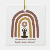 Earth-Toned Mindfulness Rainbow Yoga Design Keramisch Ornament (Achterkant)