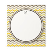 Earthtone Chevron Stripes met rond monogram Notitieblok (Voorkant)