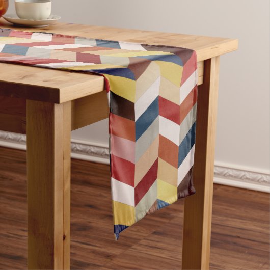 Earthy Colorful Chevron Pattern Korte Tafelloper (Voorbeeld)