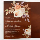 Earthy Dusty Peach Floral Terracotta Wedding Drieluik Uitnodiging (Binnenzijde eerst)