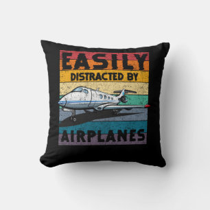 Easily Distracted By Airplanes Pilot Gifts Funny A Kussen