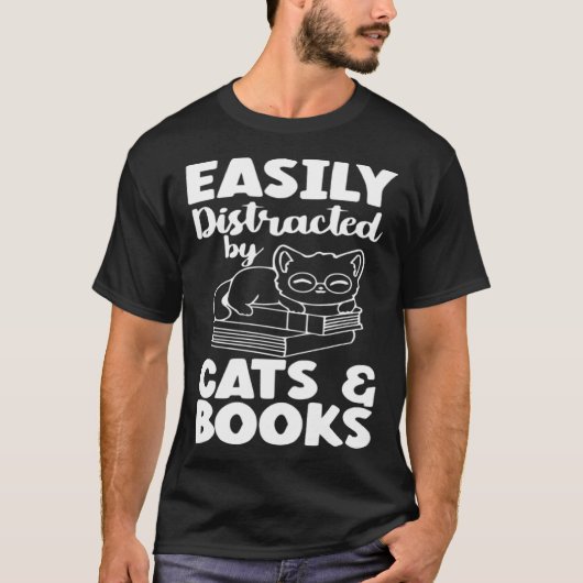 Easily Distracted By Cats And Books Cat  Bookworm T-shirt (Voorkant)