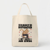 Easily Distracted By Cats And Sewing cat lover Tote Bag (Voorkant)