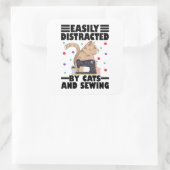 Easily Distracted By Cats And Sewing cat lover Vierkante Sticker (Tas)