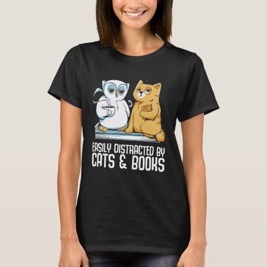 Easily distracted by cats books t-shirt (Voorkant)