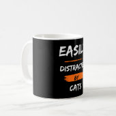 easily distracted by cats koffiemok (Voorkant links)