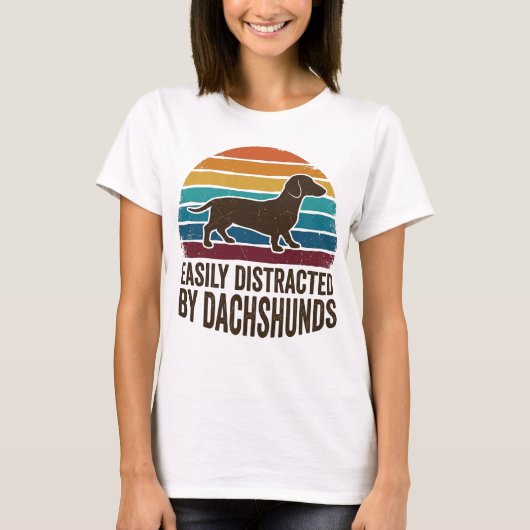 Easily Distracted By Dachshunds Retro Sunset Funny T-shirt (Voorkant)