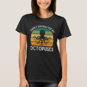 Easily Distracted By Octopuses Retro Octopus Ocean T-shirt (Voorkant)