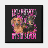 Easily Distracted By Six Seven 67 Meme Dachshund W Magneet (Voorkant)