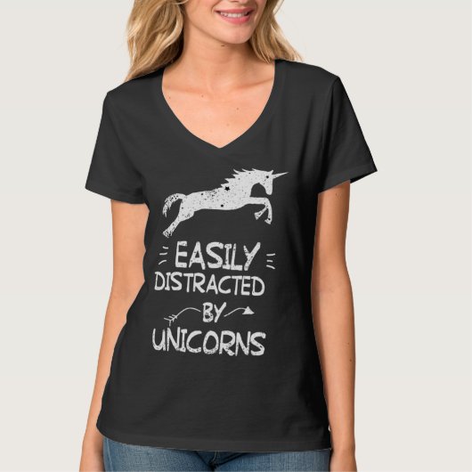 Easily Distracted By Unicorns For Spirit Animal T-shirt (Voorkant)