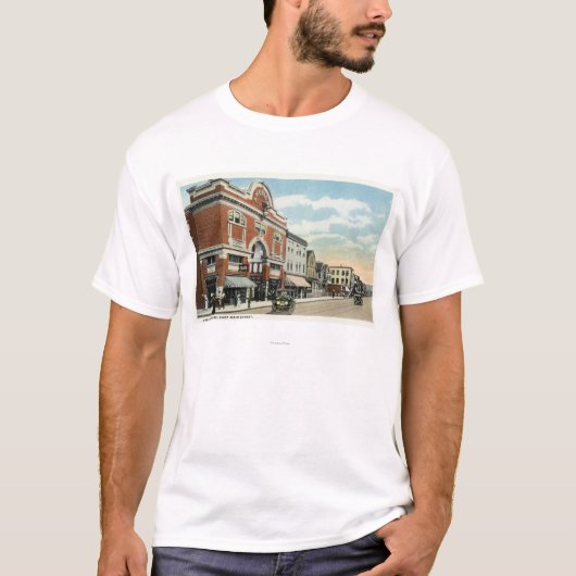 East Main Street Uitzicht van het Amerikaanse Thea T-shirt (Voorkant)