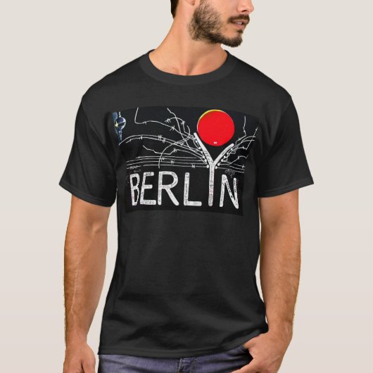 East Side Gallery, Berlin Wall, Barbed Wire/Red Su T-shirt (Voorkant)