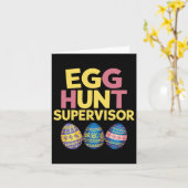 Easter Egg Hunt Supervisor Funny Mom Dad Mannen Vr Kaart (Gele Bloem)
