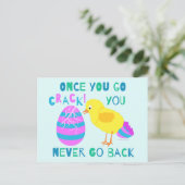 Easter Funny Chick Egg Crack Cartoon Humor Feestdagenkaart (Staand voorkant)