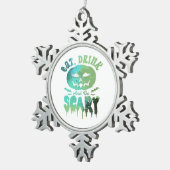 Eat Drink And Be Scary Halloween Light Tin Sneeuwvlok Ornament (Rechts)