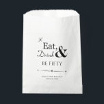Eat Drink en wees 50 Funky Retro 50th Birthday Bedankzakje<br><div class="desc">Het wordt een heck van een 50ste verjaardagsfeestje dus dank je gasten met deze funky retro Eat,  Drink & Be Fifty! gunsttassen gevuld met goodies. Overeenkomende partij benodigdheden beschikbaar.</div>