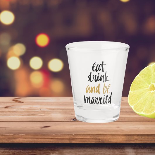 Eat Drink moet gehuwd zijn met Typografie Shot Glas