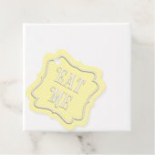"Eat Me" Wonderland Tea Party Yellow Personalized Bedankjes Labels (In situ)