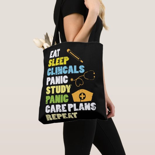 Eat Sleep Clinicals Panic Study Herhaal verpleegku Tote Bag (Dichtbij)