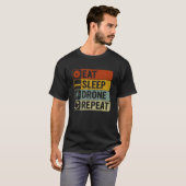 Eat Sleep Drone Repeat Retro 60s 70s Cool Drone T-shirt (Voorkant volledig)