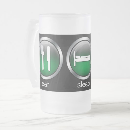 Eat Sleep Football: Groen: Kikkerbout Matglas Bierpul (Voorkant links)