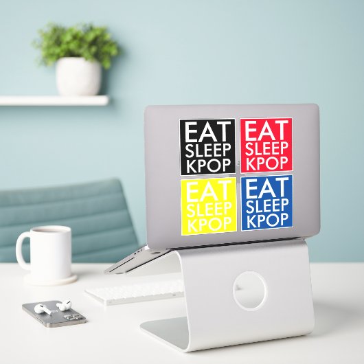 Eat Sleep Kpop set van 4 Die Cut Sticker (Laptop op bureau)