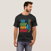 Eat Sleep Linux Repeat Retro Penguin Nerd Geek T-shirt (Voorkant volledig)