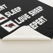 Eat sleep love sheep repeat | Funny Quotes Gift Sherpa Deken (3/4)