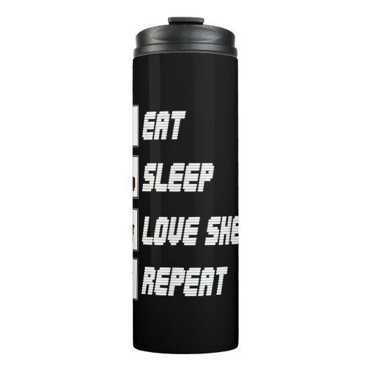 Eat sleep love sheep repeat | Funny Quotes Gift Thermosbeker (Voorkant)