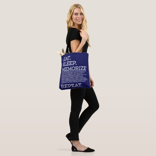Eat Sleep Memorize Herhaal Memory Master Tote Bag (Op model)