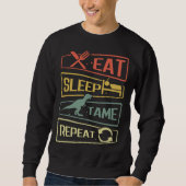 Eat Sleep Tame Repeat Dinosaur Trui (Voorkant)
