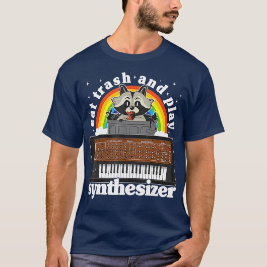 Eat Trash and Play Synthesizer Racoon Analog T-shirt (Voorkant)