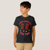 Eating Chocolate For Two Pregnancy Valentines Day  T-shirt (Voorkant volledig)