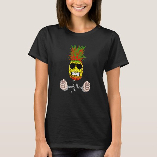 Eating pineapples is powerful giving energy t-shirt (Voorkant)