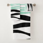 Ebb en Flow - Mint Green, White en Black Bad Handdoek (Insitu)