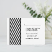 Ebony Chevron Border RSVP Card Kaartje (Staand voorkant)