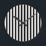 Ebony Snow Ronde Klok<br><div class="desc">Ebony Snow is een eenvoudig ontwerp van zwarte en witte strepen dat bij alle gelegenheden en voorwerpen past. Dit afbeelding is beschikbaar op een verscheidenheid van andere producten,  enkel klik de verbinding onder de foto dichtbij "over dit Ontwerp".</div>