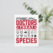 Echte artsen behandelen meer dan één diersoort briefkaart (Staand voorkant)