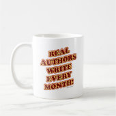 Echte auteurs schrijven elke maand grappige slogan koffiemok (Links)