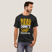 Echte auto's schakelen zichzelf niet Tools Auto T-shirt (Voorkant volledig)