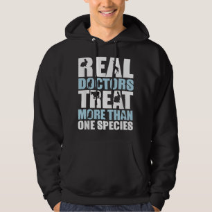 Echte dokter behandelt meer dan één soort dierenar hoodie