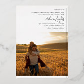 Echte Folie Boho Script Typografie 2 Foto's Wedden Uitnodiging (Achterkant)