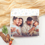 Echte Folie Vrede op Aarde Foto Kerstmis Folie Feestdagenkaart<br><div class="desc">Voeg wat shine toe aan je kerstkaarten met echte gouden, zilveren of roos bladaluminium! Deze klassieke en tijdloze metallische stijl is zeker om een ander niveau aan uw kaarten toe te voegen. Verstuur kerstwensen naar familie en vrienden met dit prachtige ontwerp. Dit ontwerp is een herinnering aan alles wat het...</div>