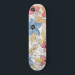 Echte gekleurde Waterverf Floral laat kunst Persoonlijk Skateboard<br><div class="desc">Dit elegante en moderne patroon van waterverf is perfect voor de trendy en stijlvolle vrouw. Het kenmerkt hand-geschilderde oortige waterverf bloemen, bladeren, en geometrisch patroon in goudgeel, tan, blauw, rood, en zwart bovenop een witte achtergrond. Het is , artsachtig, uniek en origineel. Geniet van dit handbeschilderde stuk gemaakt door de...</div>