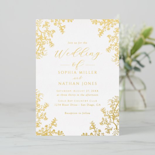Echte Gouden Folie Bloemen Kant Script Wedding Folie Uitnodiging (Staand Voorkant)