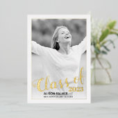Echte gouden folie Klasse van 2023 scriptfoto Folie Uitnodiging (Staand Voorkant)